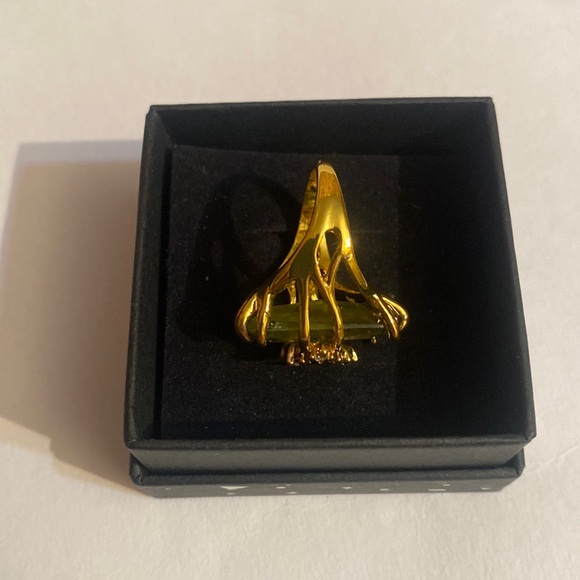 Glamorous Ring Inlaid with Waterish Zirconia in Rectangle Shape Size 6,7,9. - Picture 4 of 5